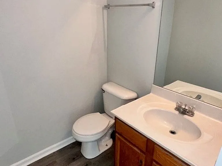 356 Oxford Dr — Photo 9