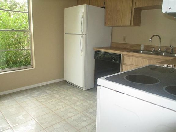 5th image of 3216 Fox Lake Dr