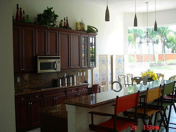 4th image of 8565 Butler Greenwood Dr