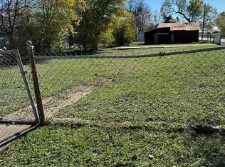 101 E Canales St, Uvalde, TX 78801