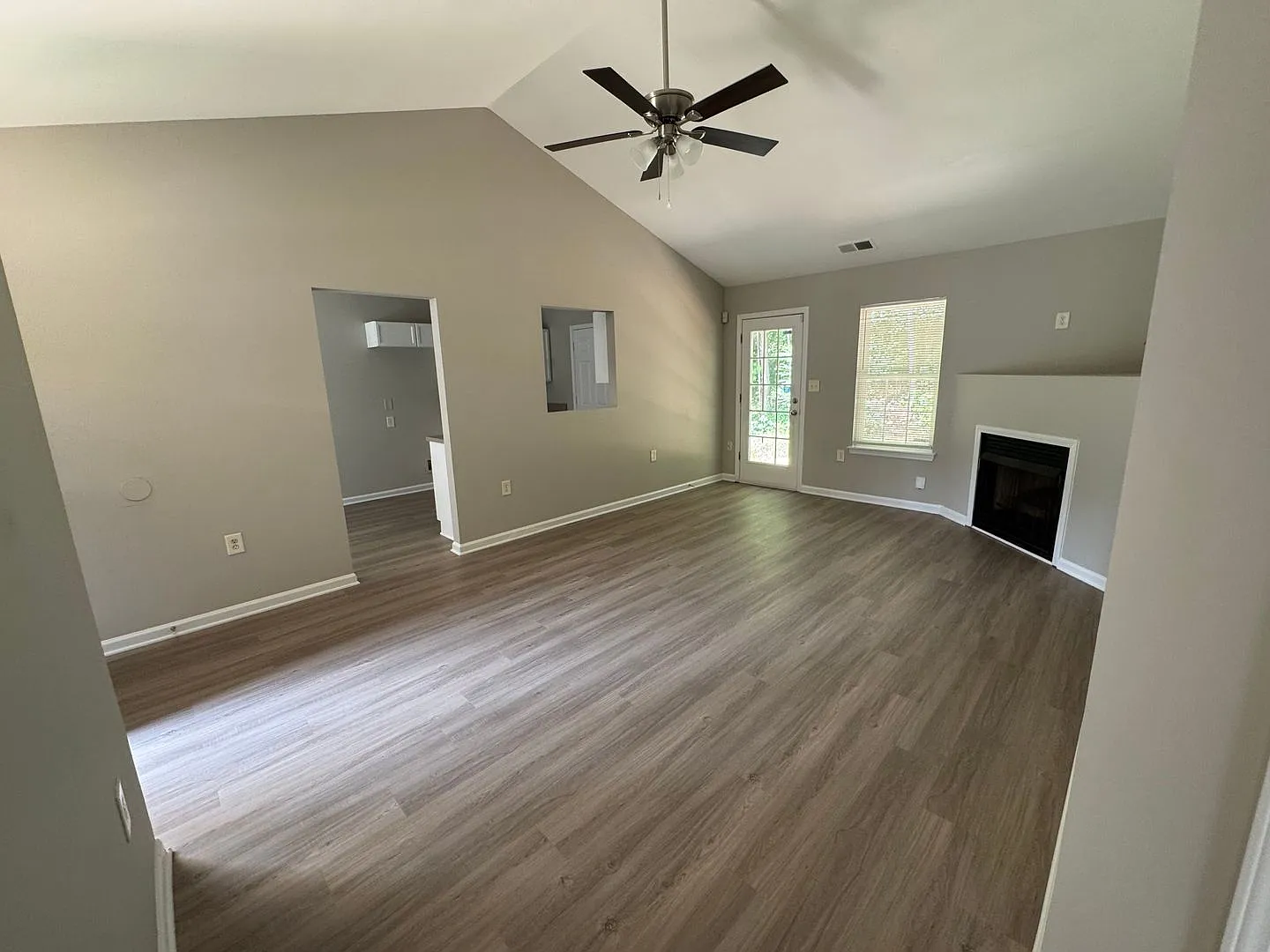 Hamilton Oaks Dr 5819 — Photo 2