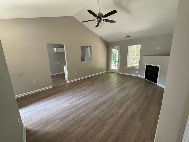 5819 Hamilton Oaks Dr — Photo 2