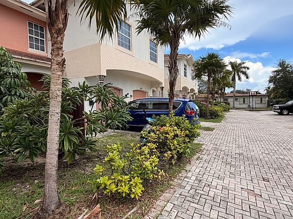 2nd image of 852 NW 9th St