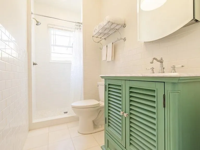 1554 Overton Park Ave — Photo 8