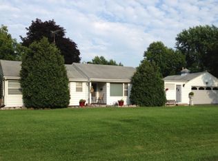 301 Charles St, Geneva, IL 60134