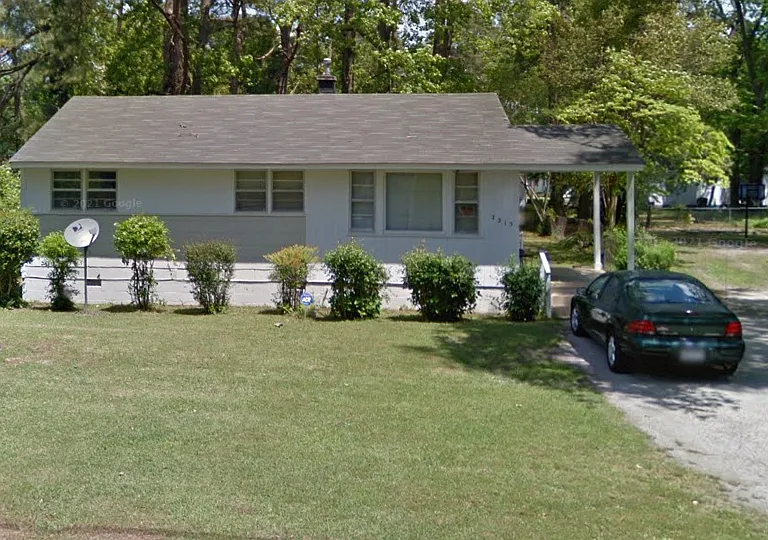 2215 Ivy Rd — Photo 1