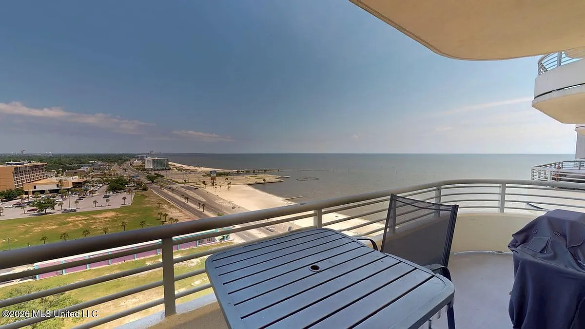 Building Photo - 2060 Beach Blvd #1407