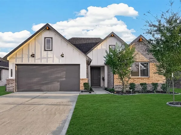 9713 Wall St, Texas City, TX 77591