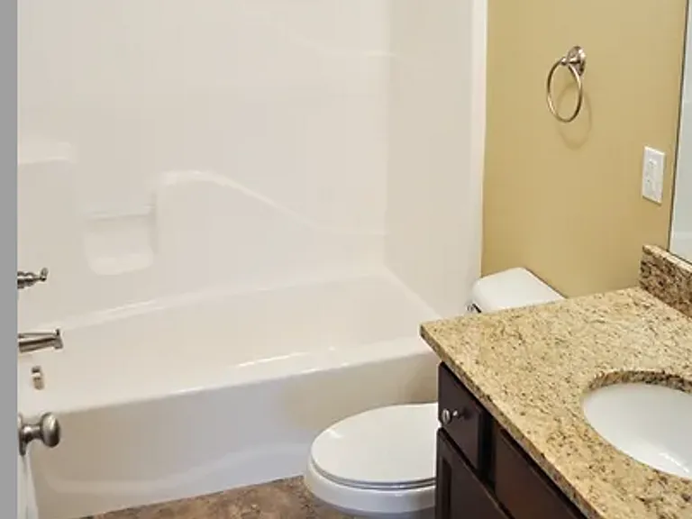 Sterling Ridge Apartments — Photo 10
