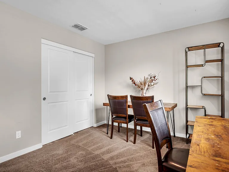 2213 Comstock Ln — Photo 20