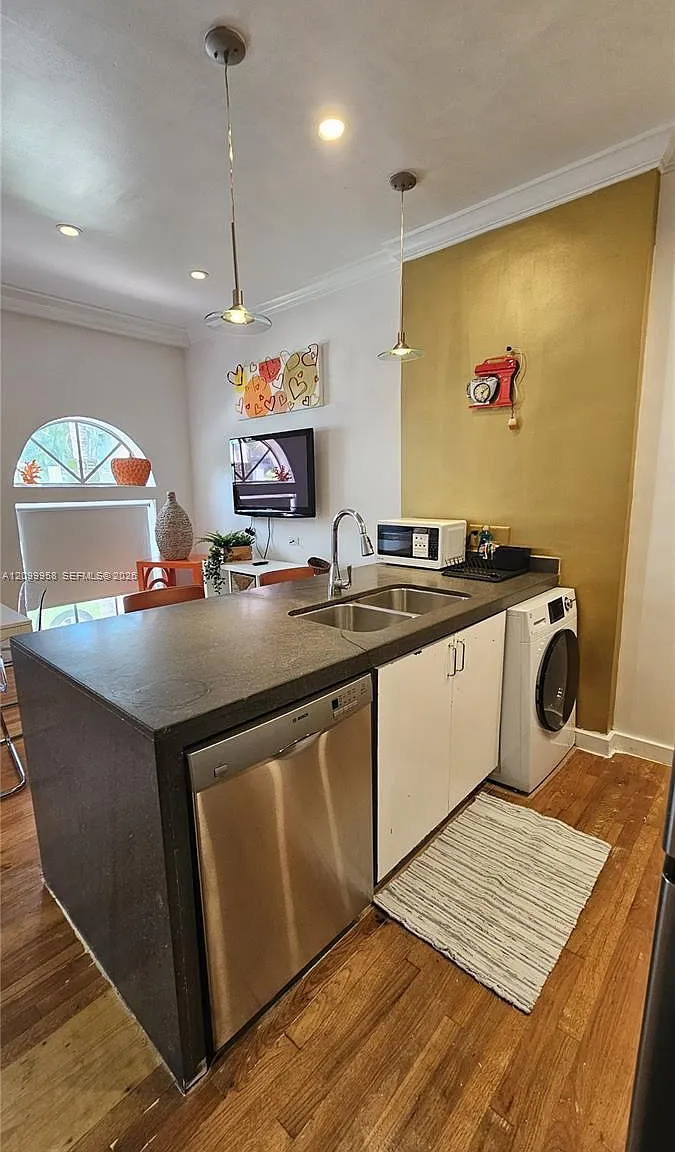 Sage On 3rd Condo — Photo 3