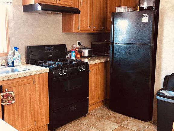2nd image of 527 N 2nd St
