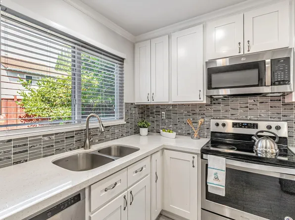 1199 Royal Crest Dr, San Jose, CA 95131