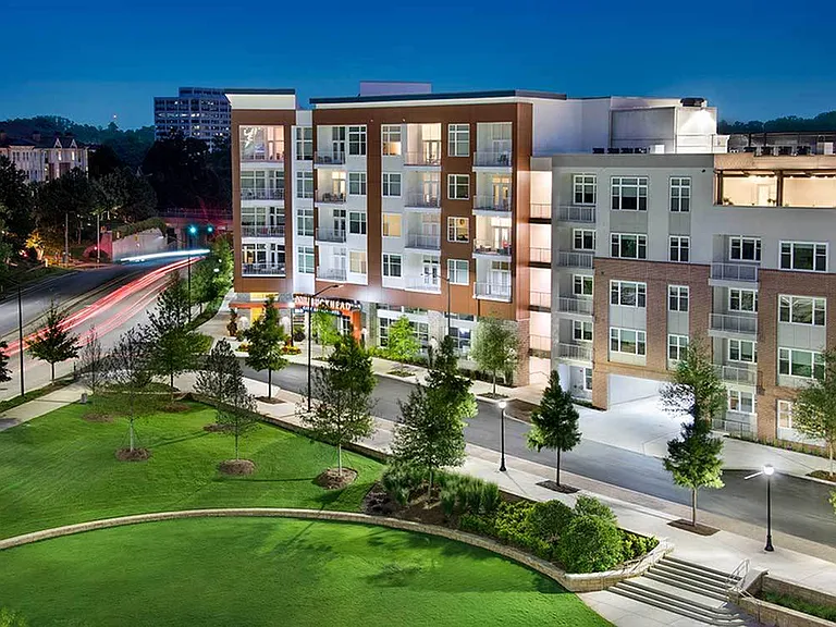 AMLI Buckhead — Photo 26