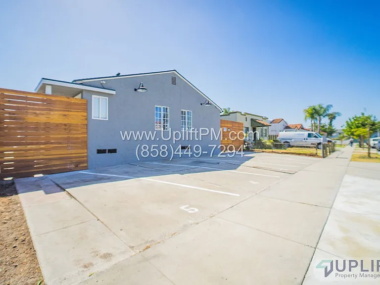 4235 Swift Ave — Photo 5