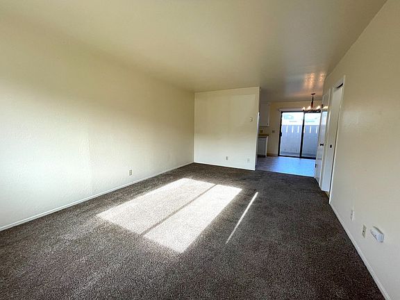 2nd image of 530 Junipero Ave APT 1