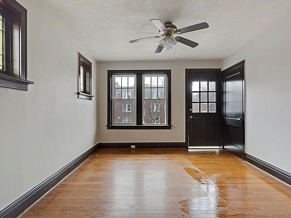 3rd image of 4947-4949 Lindenwood Ave