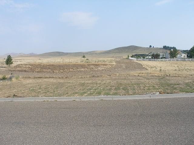 1st image of 2 McGinnis Dr