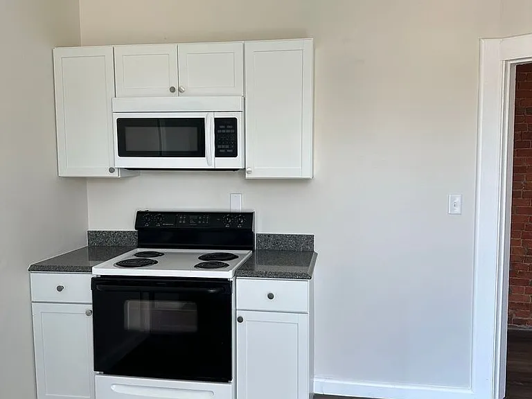 1024 Main St — Photo 4
