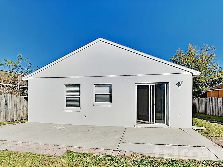 8514 Blackberry Ave — Photo 16