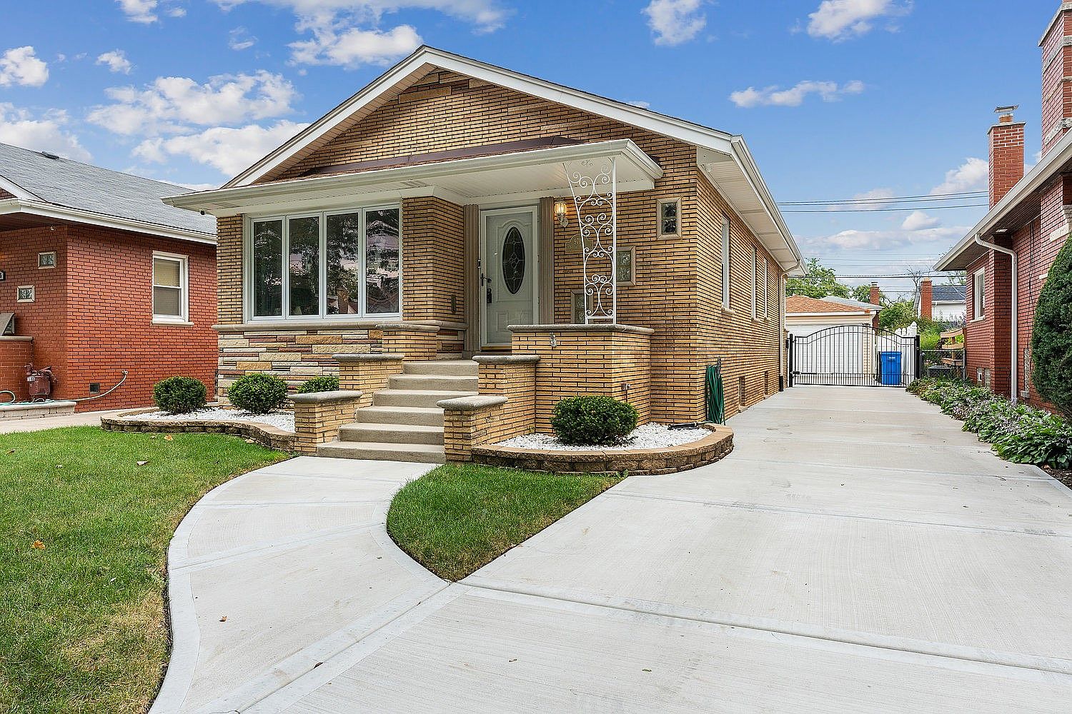 9719 S Oakley Ave, Chicago, IL 60643 | Zillow