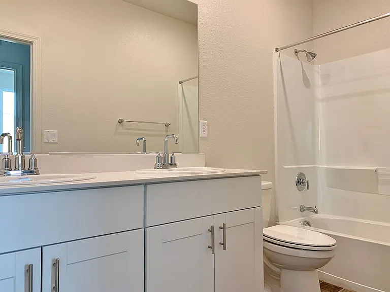 2070 Wildflower Dr — Photo 7