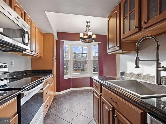 3rd image of 6234 Ducketts Ln