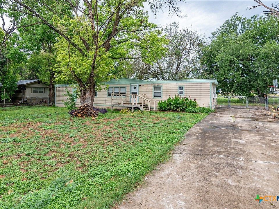1st image of 252 Pecan Dr NE