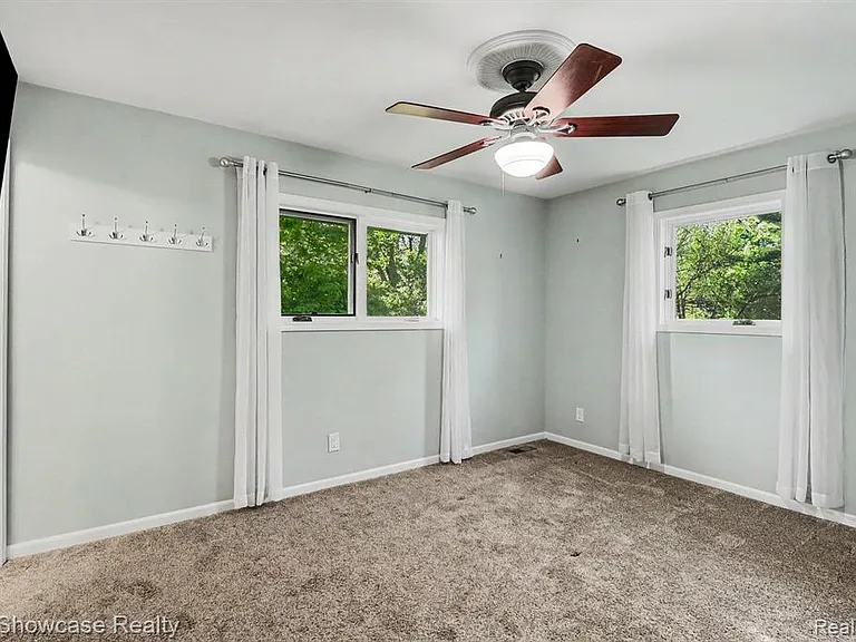 2572 Ridge Rd — Photo 40
