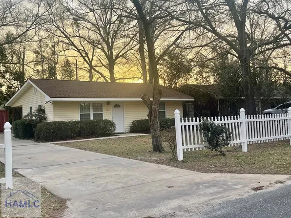 327 Brannen St, Jesup, GA 31545