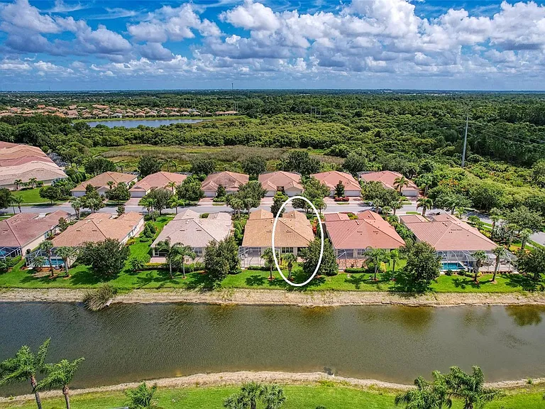 6083 Benevento Dr — Photo 32