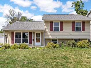 224 Broadmore Rd NW, Cedar Rapids, IA 52405