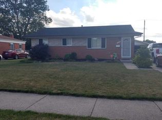 39341 Poinciana Dr, Sterling Heights, MI 48313