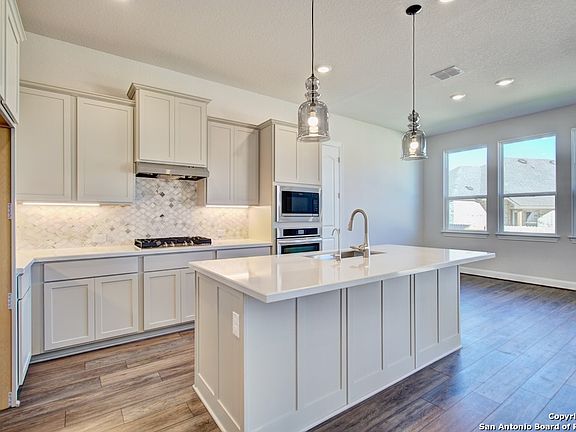 4th image of 509 Huntwick Drive