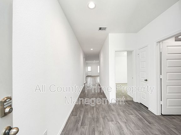 3rd image of 2007 Woodlark Way