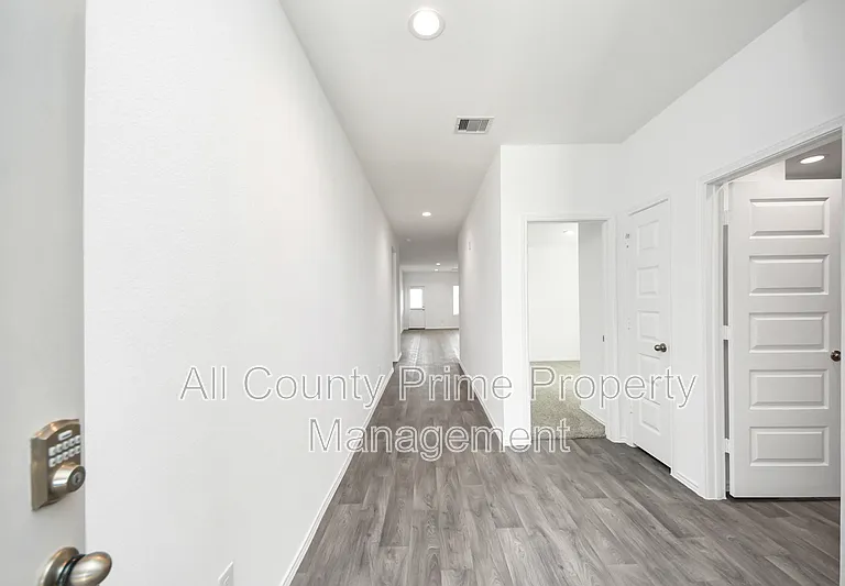 2007 Woodlark Way — Photo 3
