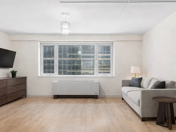 1810 3rd Avenue image 1 of 9