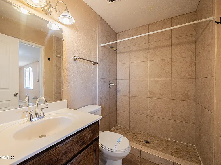 2130 W Cortez Ave — Photo 14