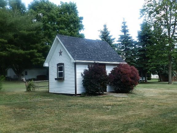 4th image of 4 Canterbury Ln