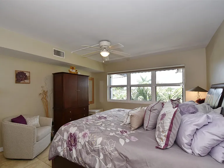 3111 NE 51st St #405C — Photo 23