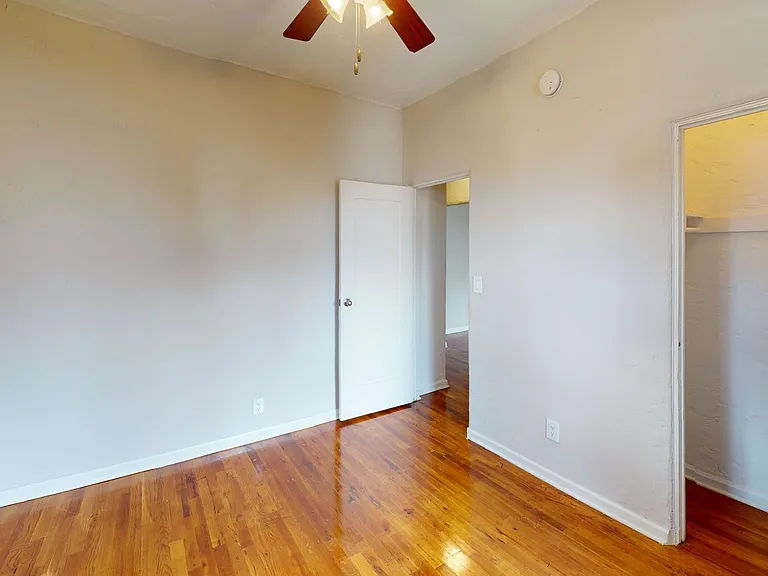 Saint Andrews Manor Apartments — Photo 22