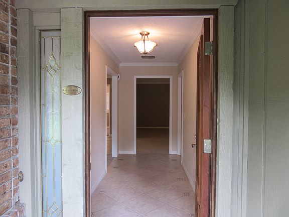 3rd image of 780 Briarwood Ct