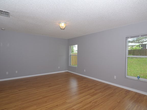 5th image of 1110 Heather Glen Dr