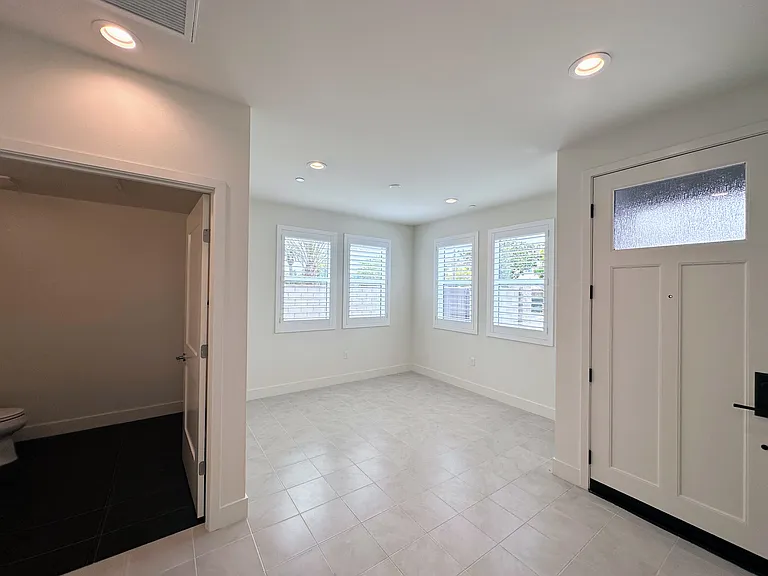 1st floor entry room