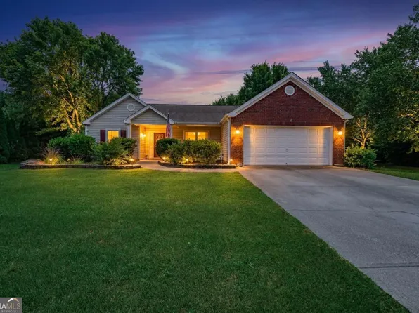 33 Glenabbey Dr, Cartersville, GA 30120