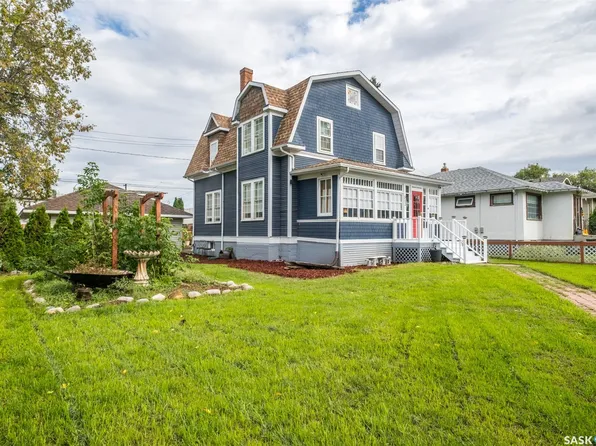 512 12th Street W, Prince Albert, SK S6V 3C2
