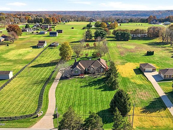 2nd image of 7403 Broad Run Rd