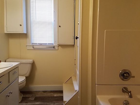 4th image of 748 Hill Ave