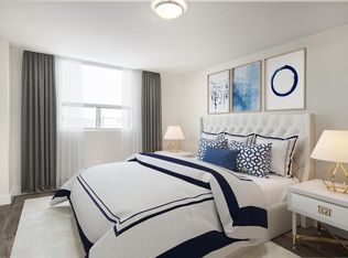 8 Oakwood Ave N #3, Mississauga, ON L5G 3L7