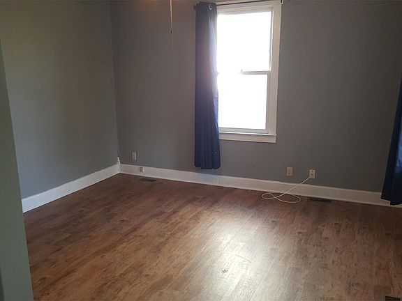 3rd image of 65 W Columbus St